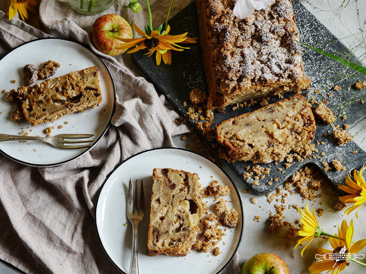 Glutenfreier Apfelkuchen mit Schokostücken & Zimtknusper – saftig, aromatisch & zuckerarm