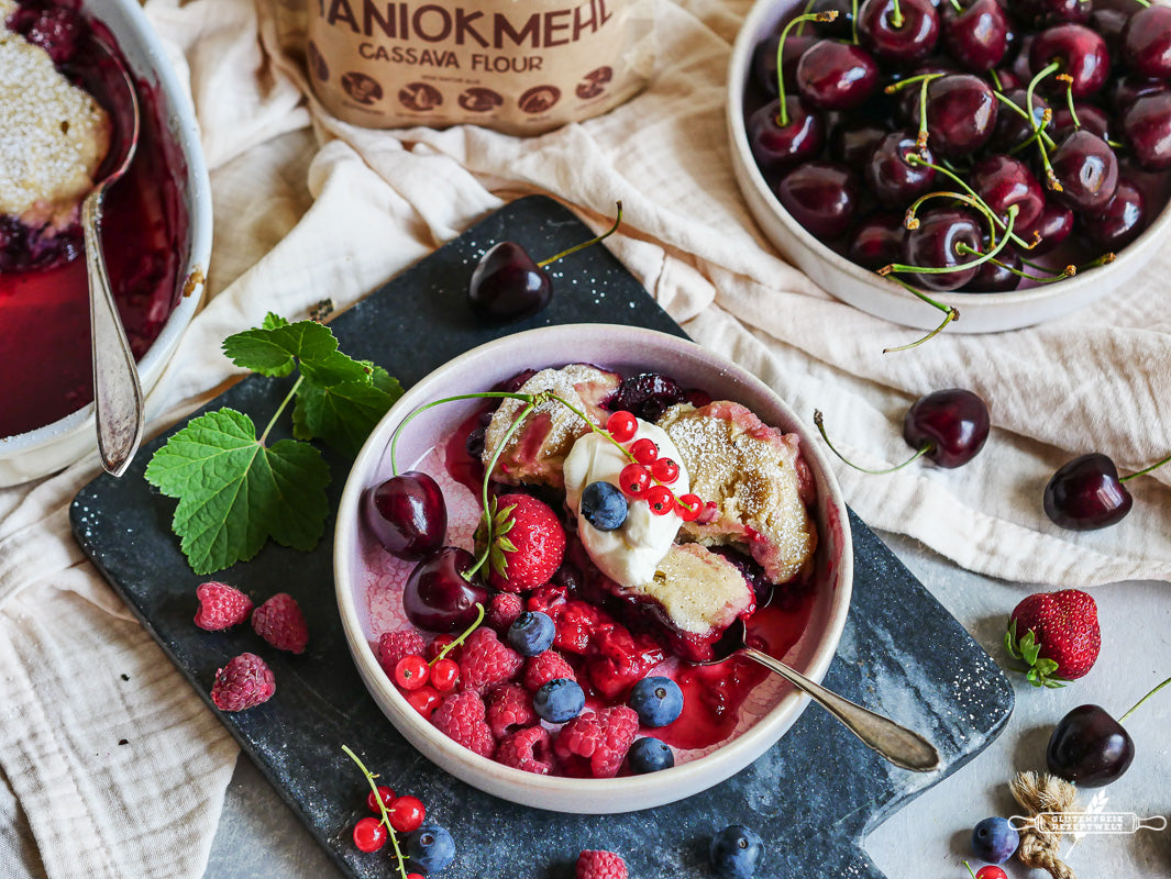 Fruchtiger Beeren-Auflauf ohne Zucker, paleo & glutenfrei