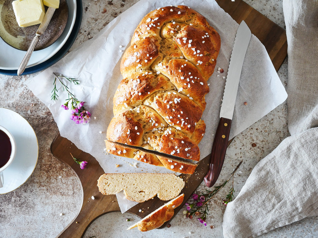 Glutenfreier Hefezopf, super soft und selbst geflochten