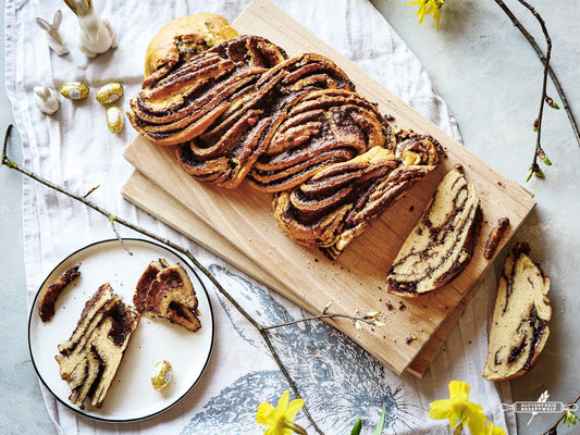 Saftiger, glutenfreier Schoko-Hefezopf