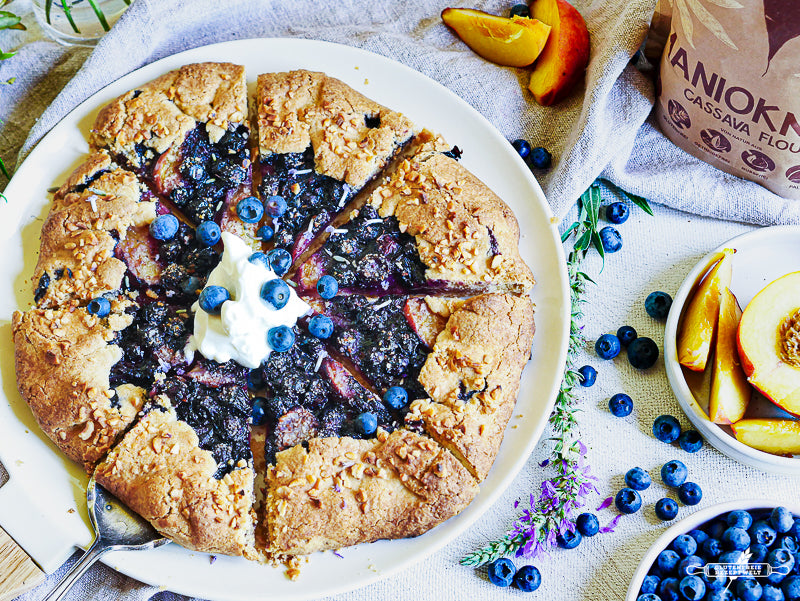 Glutenfreie Pfirsich-Galette mit Heidelbeeren