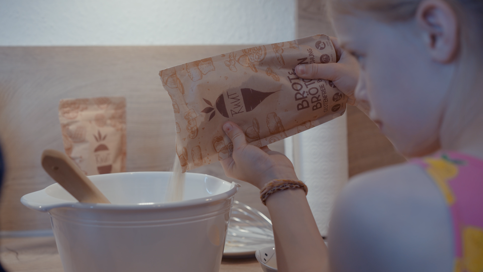 Load video: Kundenreferenz zur Glutenfreien Backmischung von Ruut mit Maniokmehl
